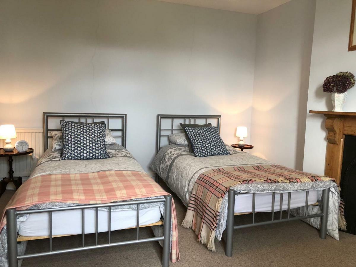 Cilwen Country House Bed And Breakfast Abernant Ngoại thất bức ảnh